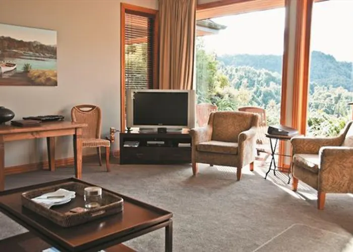 Resort Treetops & Estate