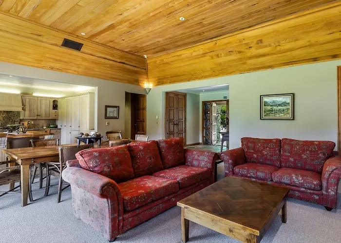 Treetops & Estate Resort 5*