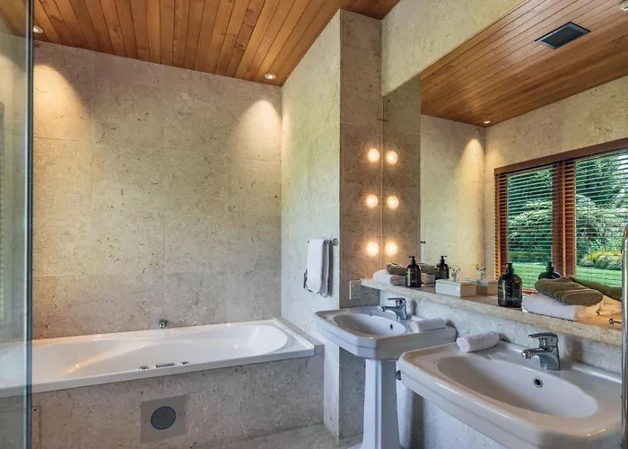 Resort Treetops & Estate